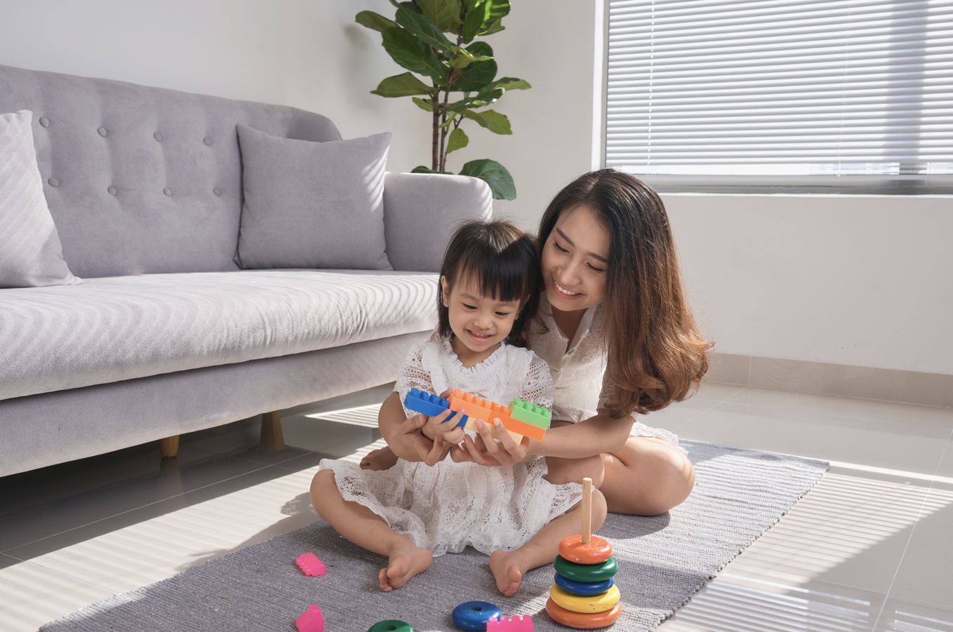 floor time anak, bermain di lantai, manfaat bermain, tumbuh kembang anak, bonding anak, Bunda, si Kecil